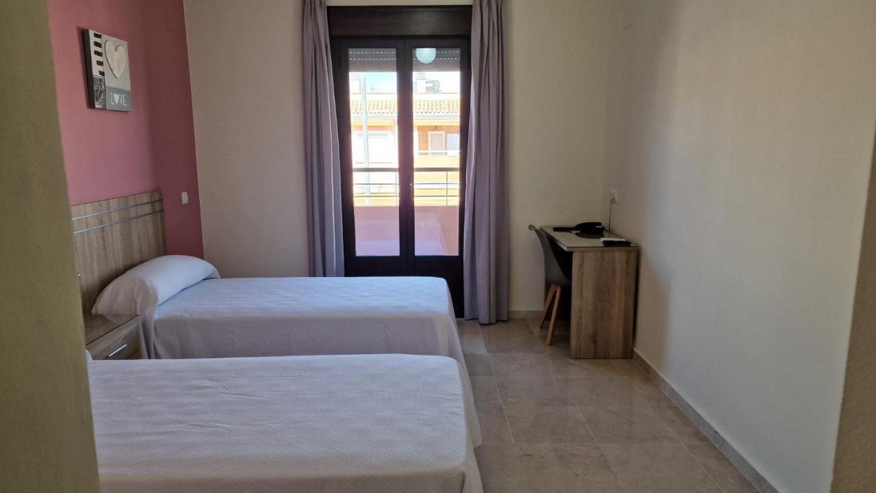 Hotel Nuevo Espartinas Extérieur photo